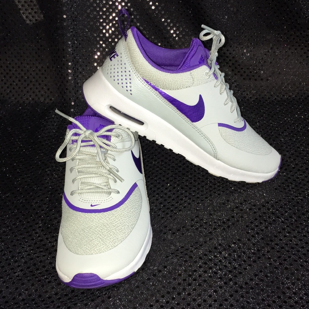 Very clean Nike thea